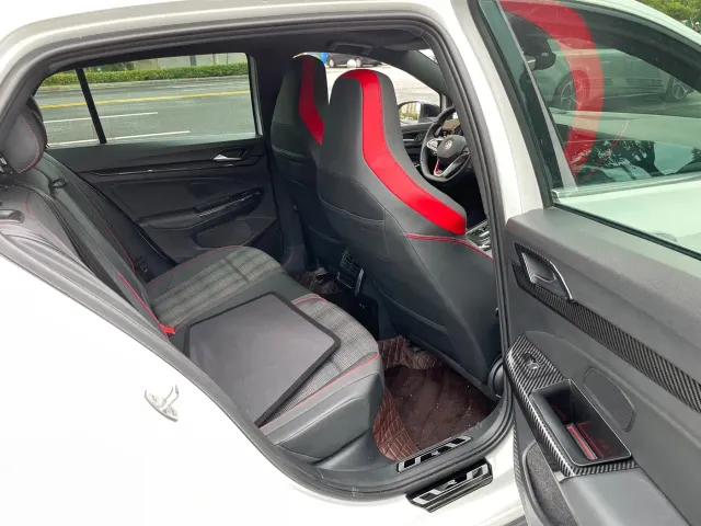 Volkswagen Golf GTI — Фото автомобиля 9