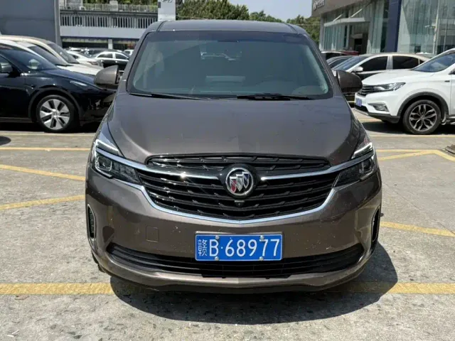 Buick GL8 — Фото автомобиля 2