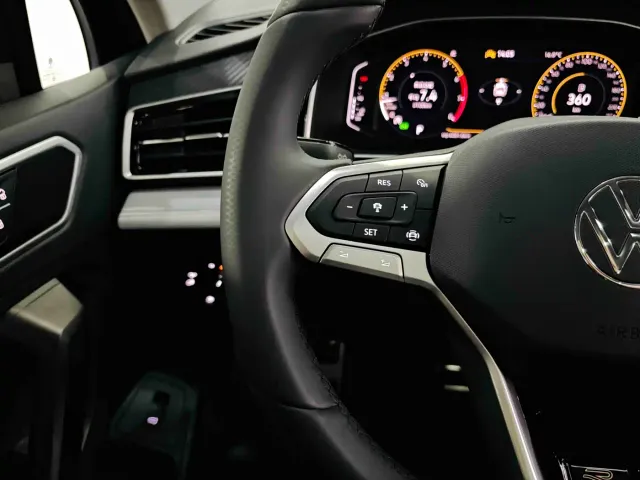 Volkswagen Tiguan L — Фото автомобиля 17
