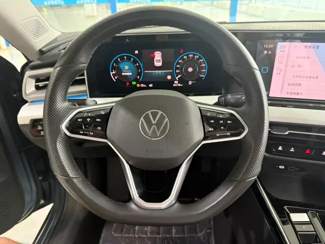 Volkswagen Lamando — Фото автомобиля 4