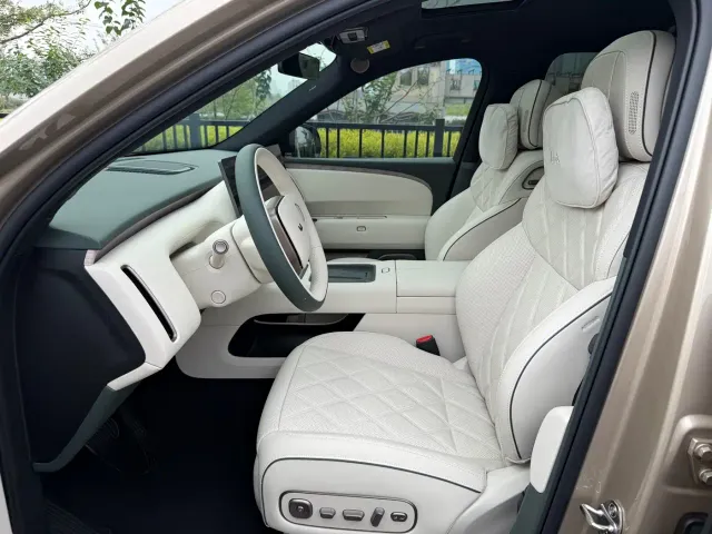 Li Auto L9 — Фото автомобиля 7