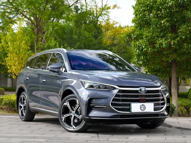 BYD Tang — Фото автомобиля 3