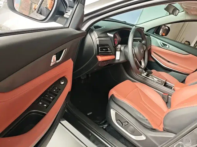 Changan CS75 — Фото автомобиля 15