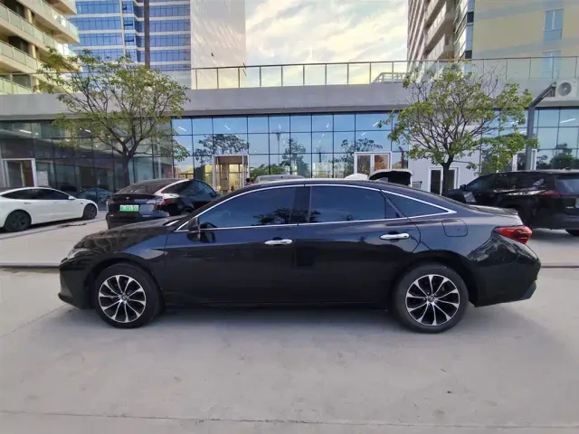 Toyota Avalon — Фото автомобиля 3