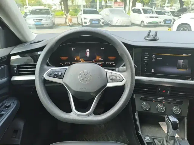 Volkswagen Passat — Фото автомобиля 10