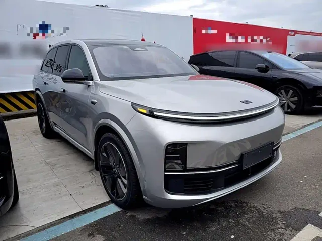 Li Auto L8 — Фото автомобиля 3