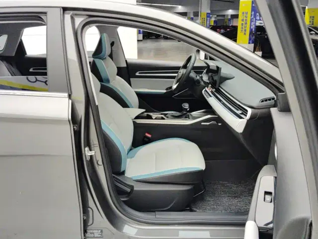 Geely Emgrand — Фото автомобиля 8