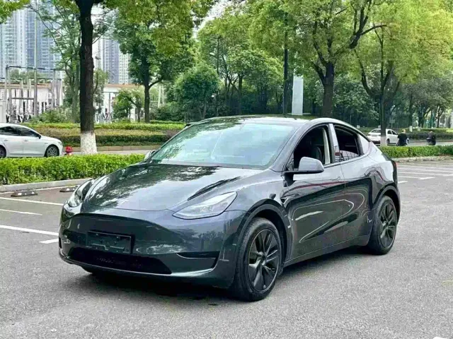 Фотография автомобиля — Tesla Model Y
