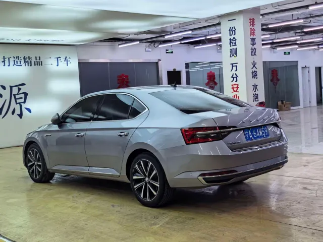 Skoda Superb — Фото автомобиля 6