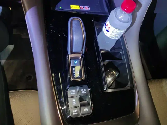 Toyota Alphard — Фото автомобиля 16