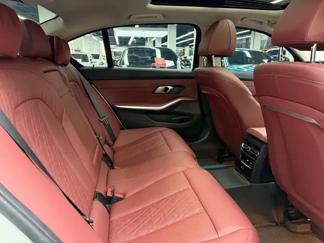 BMW 3 Series — Фото автомобиля 19