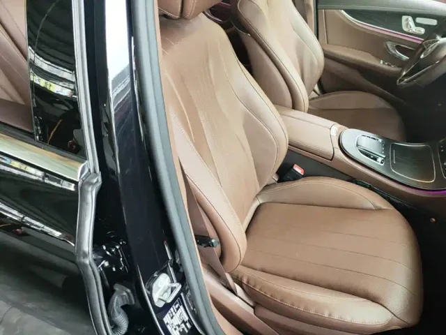 Mercedes-Benz E-Class — Фото автомобиля 24