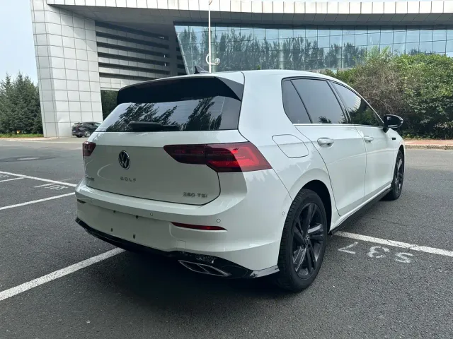 Volkswagen Golf — Фото автомобиля 21