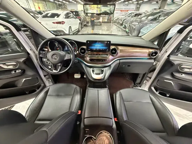 Mercedes-Benz V-Class — Фото автомобиля 8