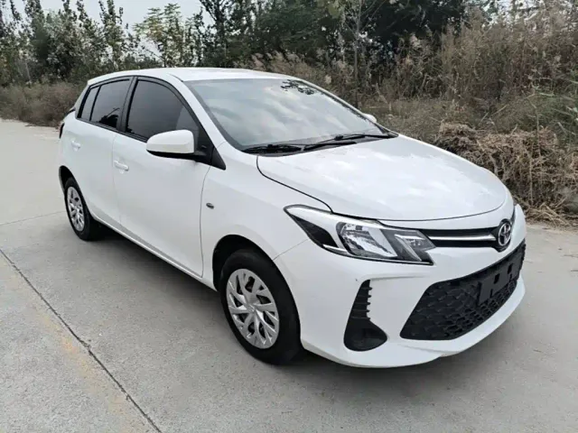 Toyota Vios FS — Фото автомобиля 3