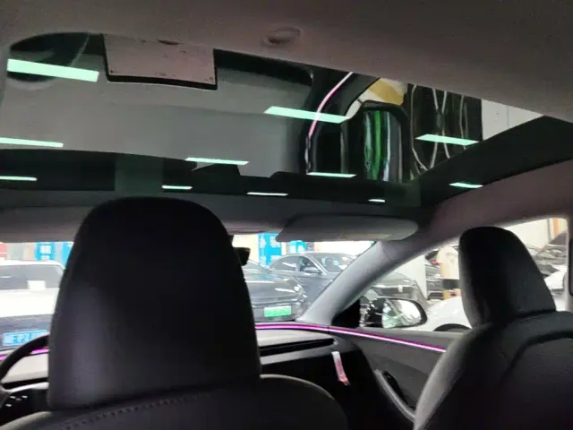 Tesla Model 3 — Фото автомобиля 17