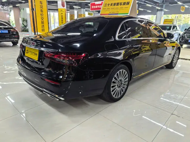 Mercedes-Benz E-Class — Фото автомобиля 13
