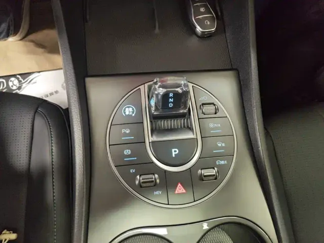 BYD Seal 05 DM-i — Фото автомобиля 13