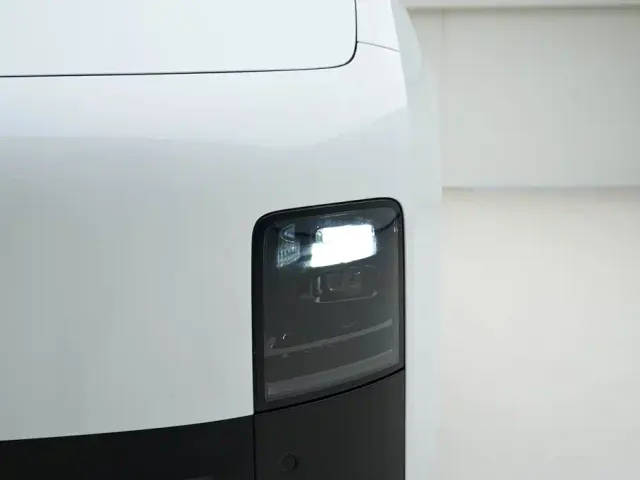 Li Auto MEGA — Фото автомобиля 12