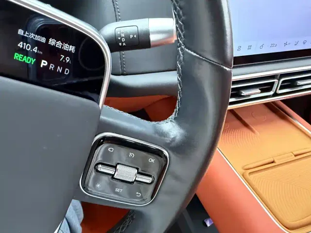 Li Auto L7 — Фото автомобиля 10