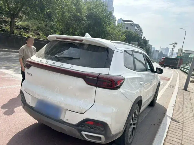 Chery Tiggo 8 — Фото автомобиля 7