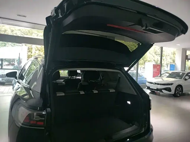 Volkswagen ID.6 Crozz — Фото автомобиля 18
