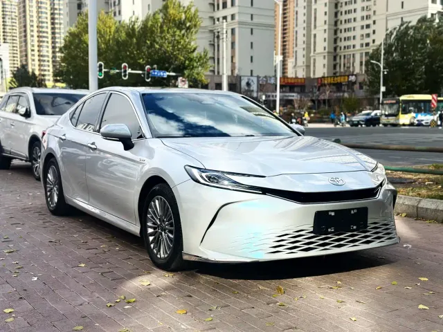 Toyota Camry — Фото автомобиля 3