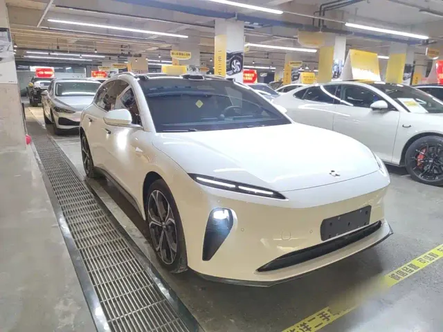 Nio ET5 Touring — Фото автомобиля 3