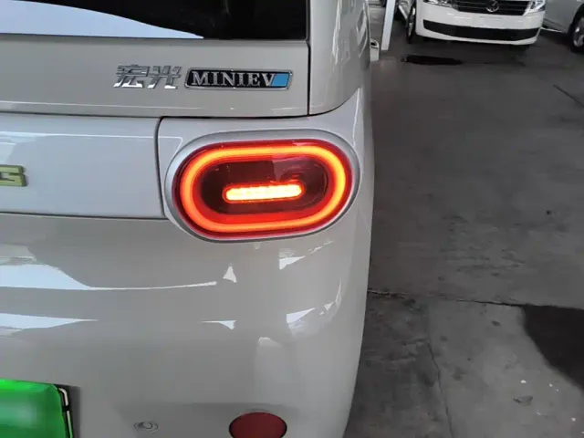 Wuling Hongguang Mini EV — Фото автомобиля 7