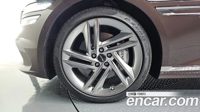 Genesis G80 Бензин 3.5 турбо AWD — Фото автомобиля 4