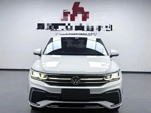 Volkswagen Tiguan L — Фото автомобиля 2