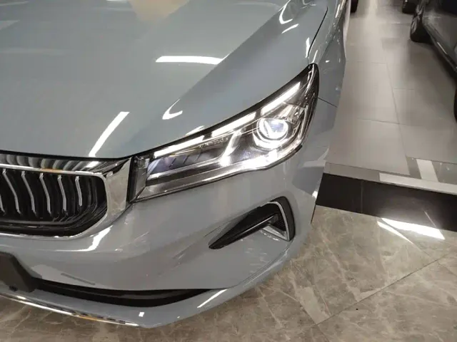 Geely Emgrand — Фото автомобиля 23