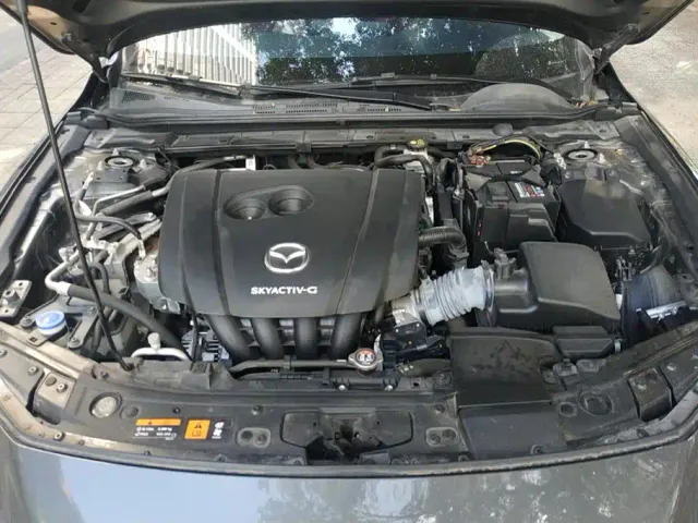 Mazda Axela — Фото автомобиля 10
