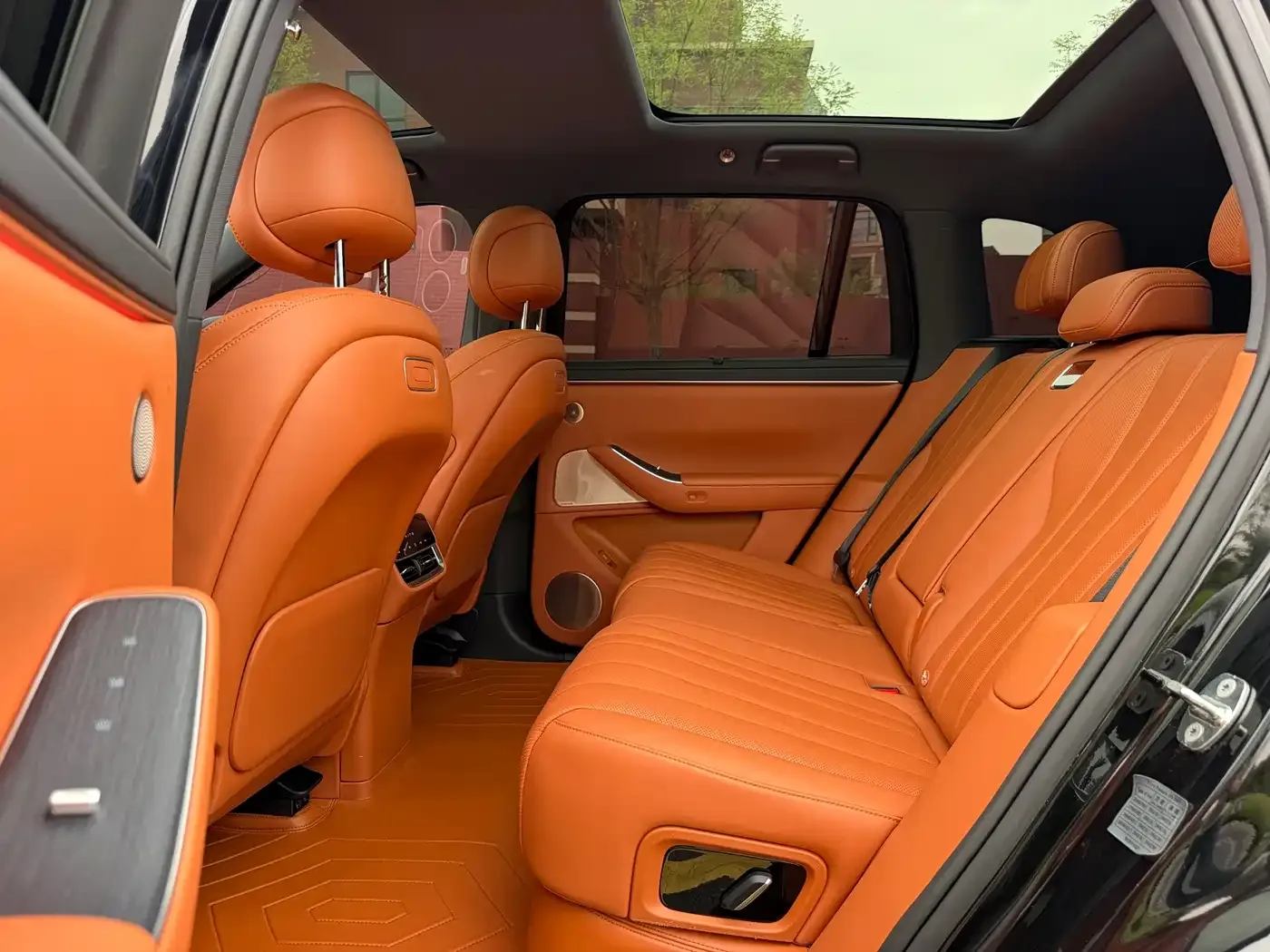 AITO Wenjie AITO M7 2026 Extended Range Max AWD 5-seater — Фото автомобиля 9