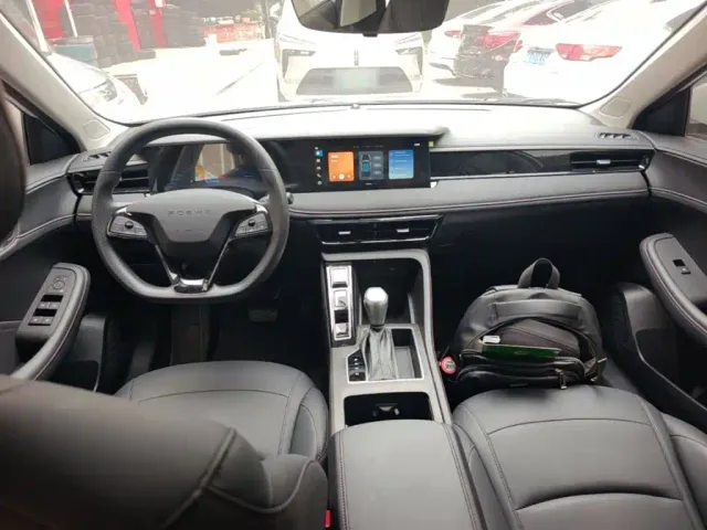 Roewe i5 — Фото автомобиля 9