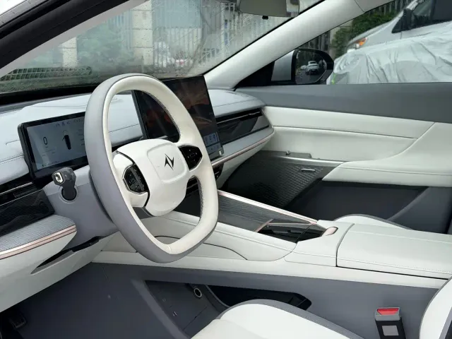 Dongfeng eπ 007 — Фото автомобиля 5