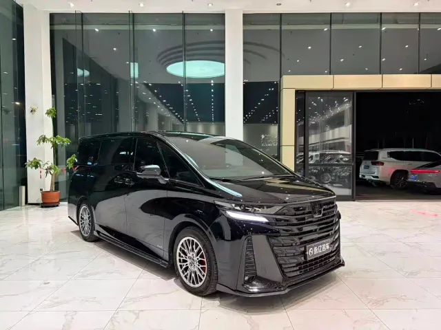 Toyota Vellfire — Фото автомобиля 3