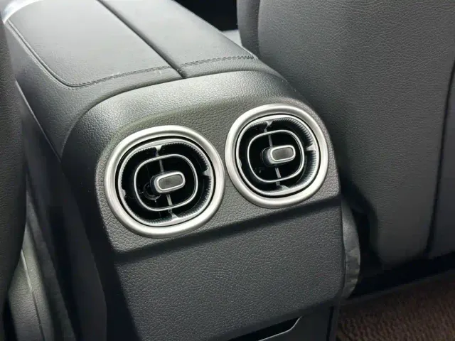 Mercedes-Benz C-Class — Фото автомобиля 20