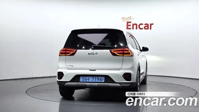 Kia Niro — Фото автомобиля 4