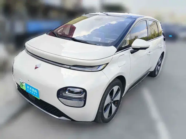 Фотография автомобиля — Baojun Cloud