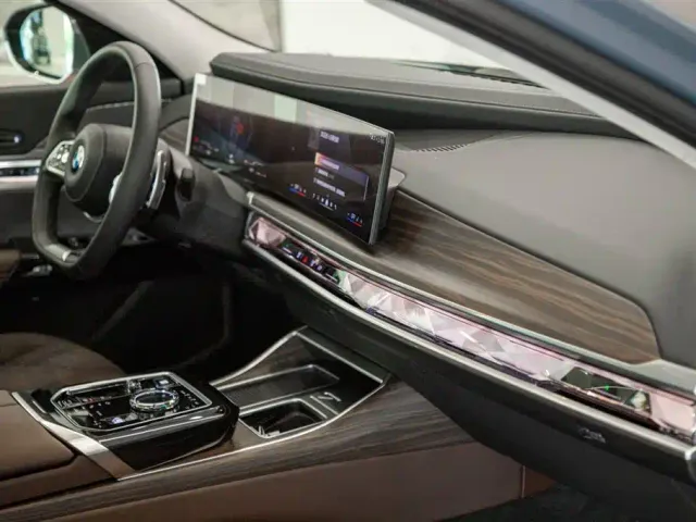 BMW 7 Series — Фото автомобиля 22