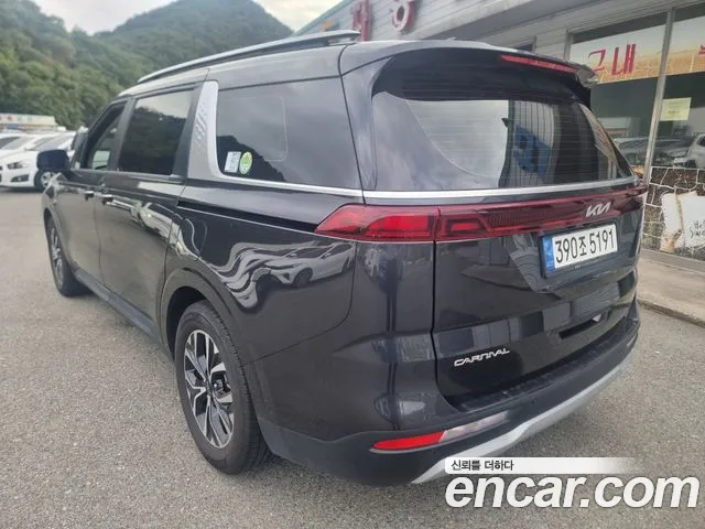 Kia Carnival Generation 4 — Фото автомобиля 5