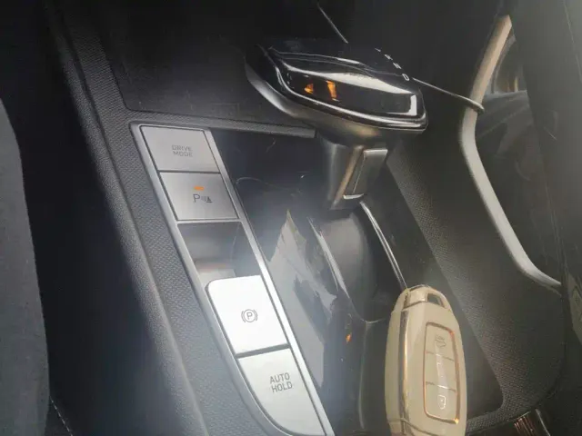 Hyundai Elantra — Фото автомобиля 15