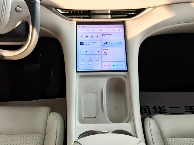 IM Motors LS6 — Фото автомобиля 12