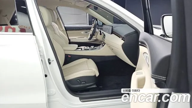 Genesis GV70 — Фото автомобиля 10