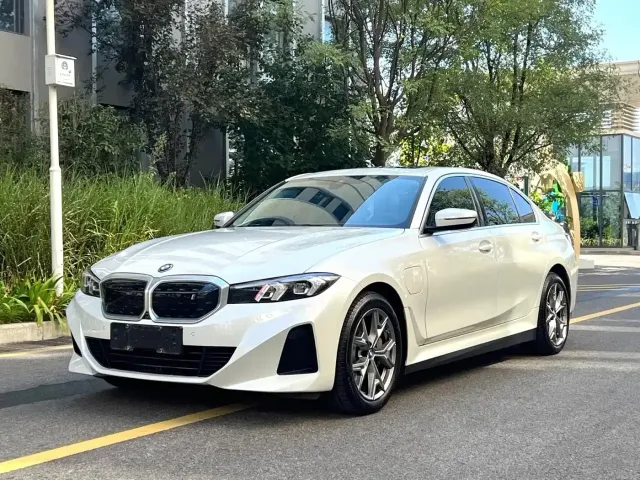 Фотография автомобиля — BMW i3