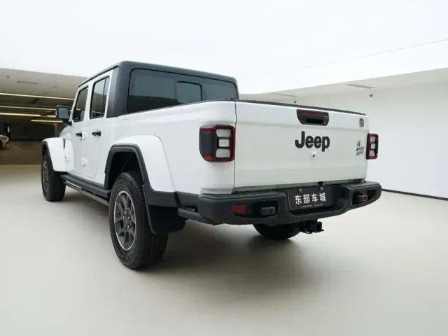 Jeep Gladiator 2022 3.6L Pioneer Edition — Фото автомобиля 5