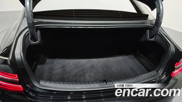 Genesis G80 Electrified G80 (RG3) — Фото автомобиля 16