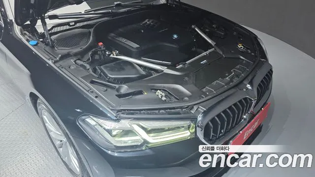 BMW 5 Series G30 — Фото автомобиля 9