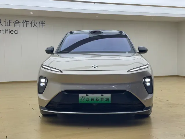Nio ES8 — Фото автомобиля 3